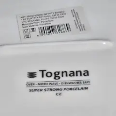 Tognana to włoska firma produkująca porcelanę. Na zdjęciu widać logo Tognana i etykietę z informacją o produkcie.