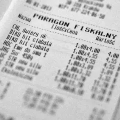 Paragon fiskalny z listą zakupów. Czy z paragonu można zrobić fakturę? Na dokumencie widnieją nazwy produktów, ilości i ceny.
