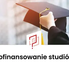 Dłoń trzymająca biret absolutoryjny, logo i napis "Dofinansowanie studiów".
