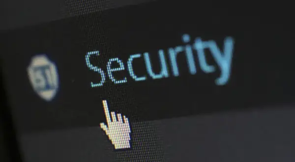 Kursor myszy wskazuje na opcję "Security". Chcesz wiedzieć, jak sprawdzić fakturę? To proste, wystarczy kliknąć!