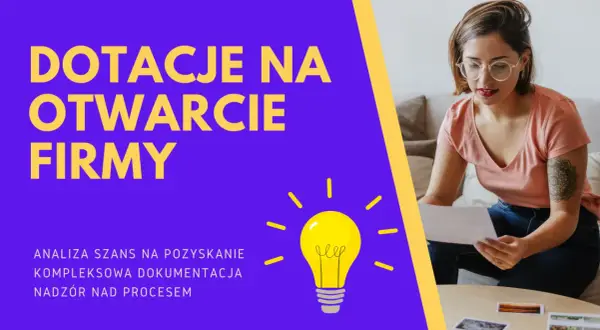 Kobieta analizuje dokumenty, szukając informacji, jak uzyskac dofinansowanie na otwarcie dzialalnosci. Żółta żarówka symbolizuje pomysł.