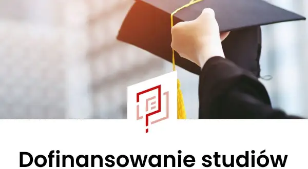 Dłoń trzymająca biret absolutoryjny, logo i napis "Dofinansowanie studiów".